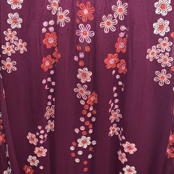 High Neck embroidered tank top - Picture 2 of 3